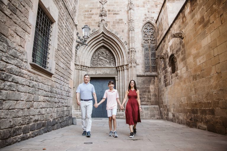 Family photoshoot in Barcelona