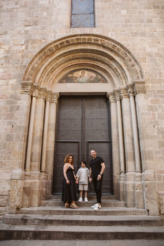 Family Photos in the Gothic Quarter in Barcelona