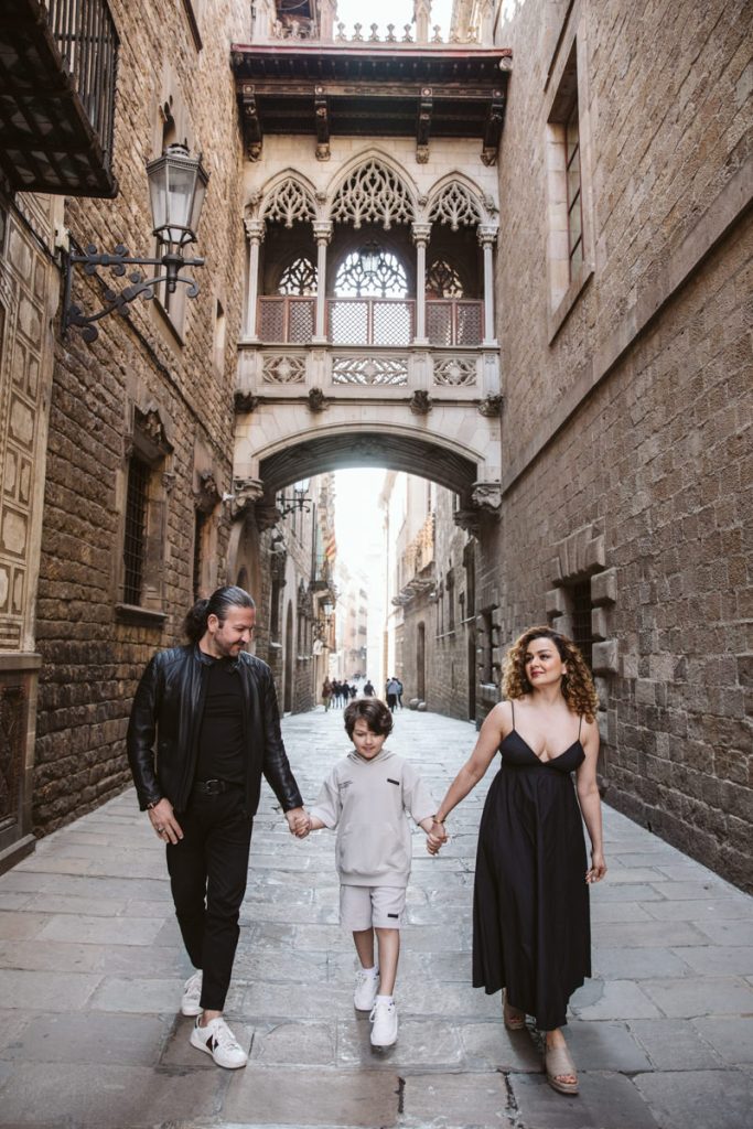 Family Photos in the Gothic Quarter in Barcelona
