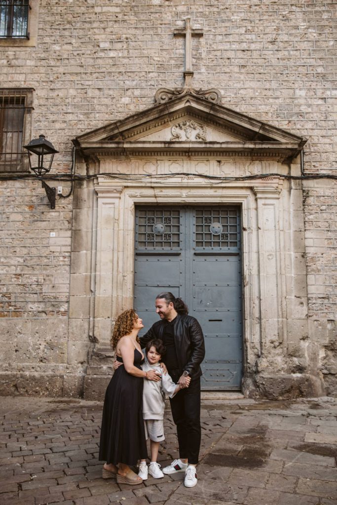Family Photos in the Gothic Quarter in Barcelona