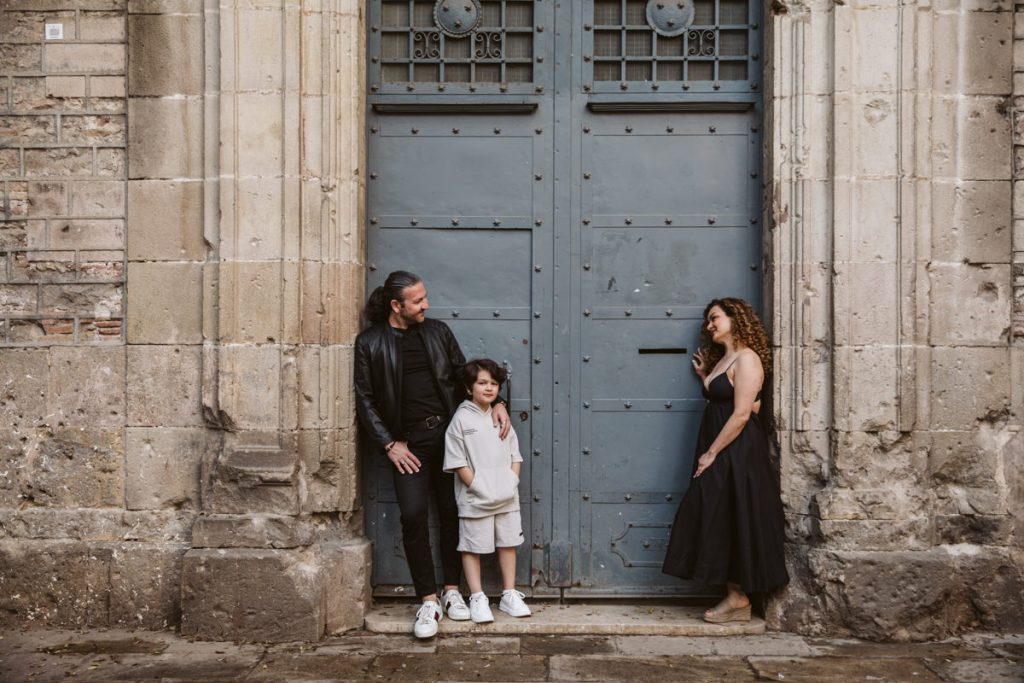 Family Photos in the Gothic Quarter in Barcelona