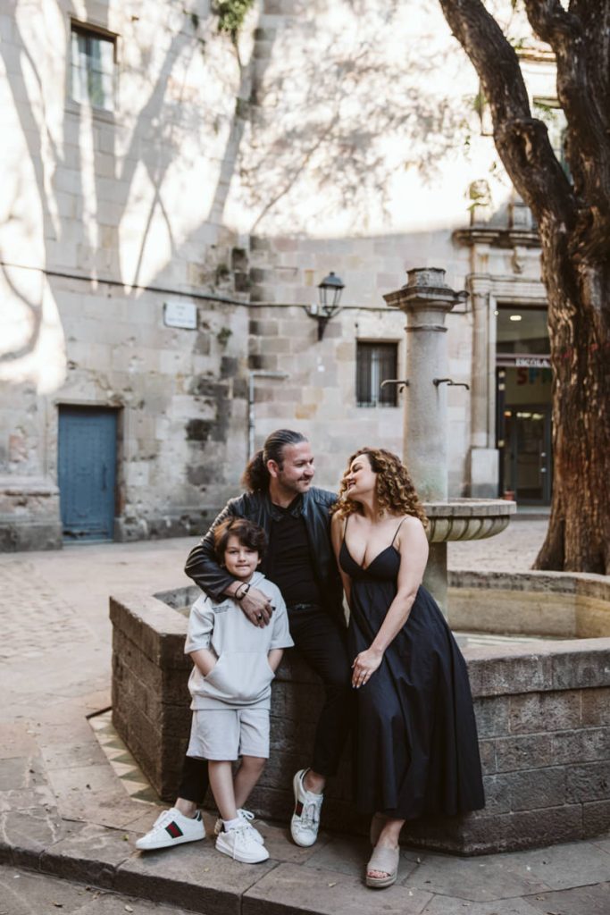 Family Photos in the Gothic Quarter in Barcelona