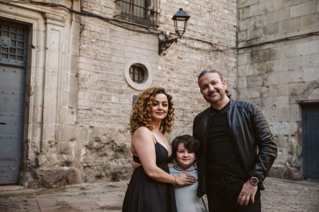 Family Photos in the Gothic Quarter in Barcelona