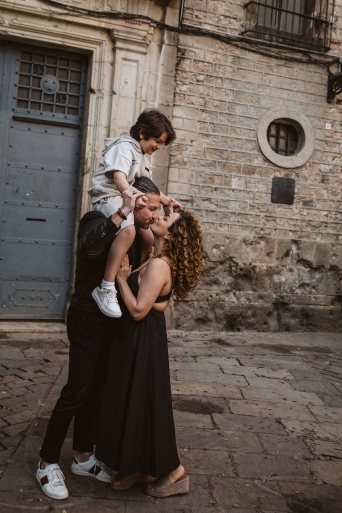 Family Photos in the Gothic Quarter in Barcelona