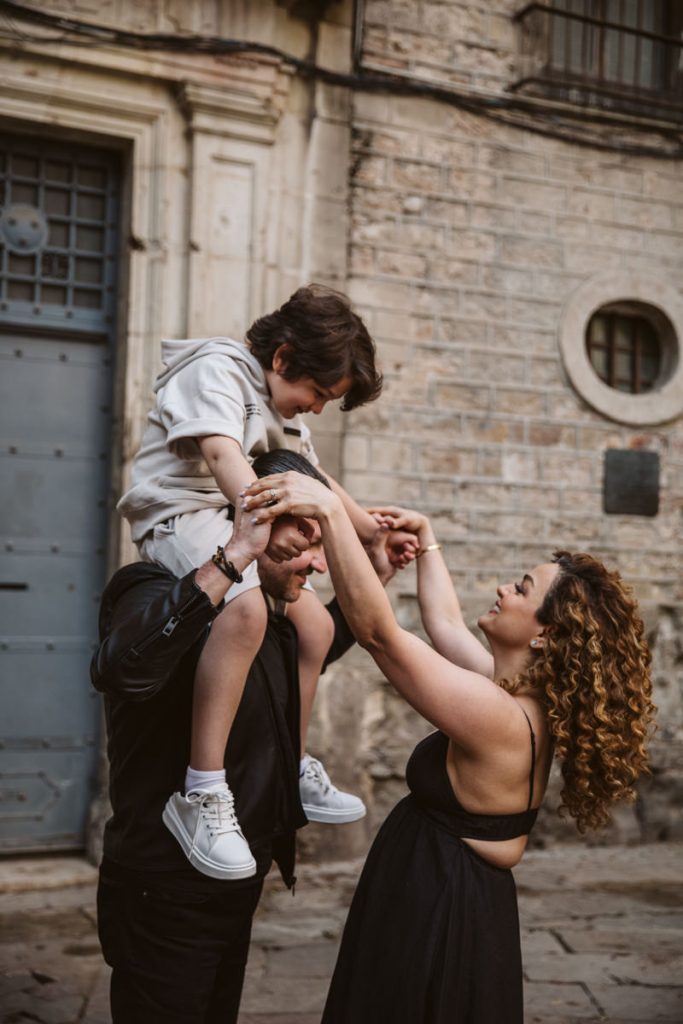 Family Photos in the Gothic Quarter in Barcelona
